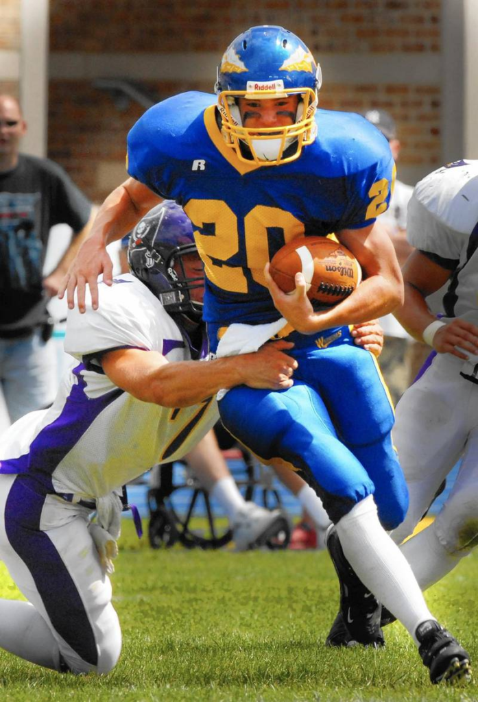 Wilson’s Justin Scerbo caught the go-ahead touchdown pass from D.J. Lenehan in the Warriors’ PIAA 2A championship victory over Terrell Pryor-led Jeannette on Dec. 16, 2006. ( PETE SHAHEEN/MORNING CALL FILE PHOTO )
